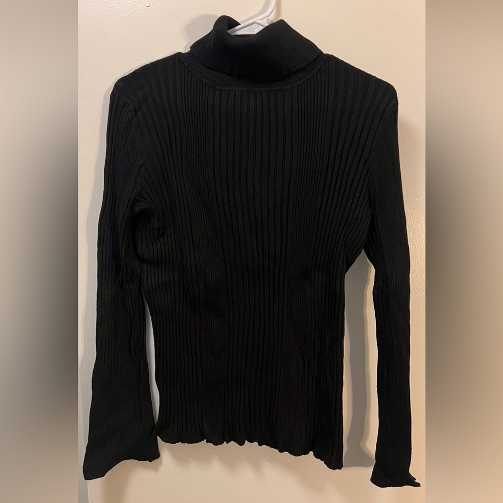Time and Tru Black Ribbed Knit Top
